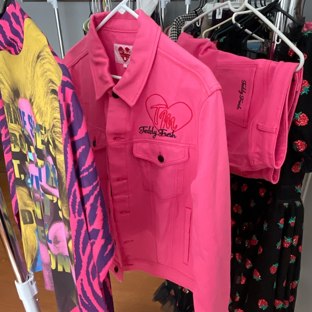 Women's Pink Denim Jacket - Picture 14 of 14